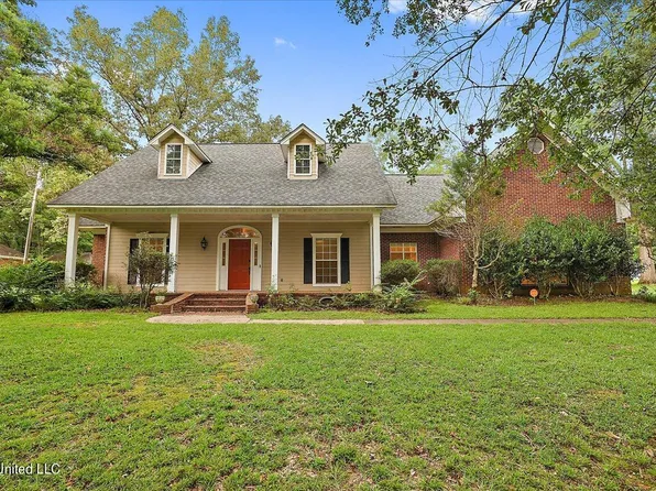 106 Oak Wood Dr, Raymond, MS 39154