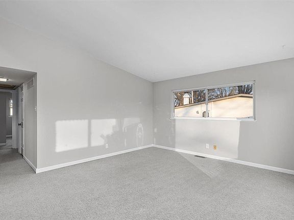 4th image of 305 Versailles Dr