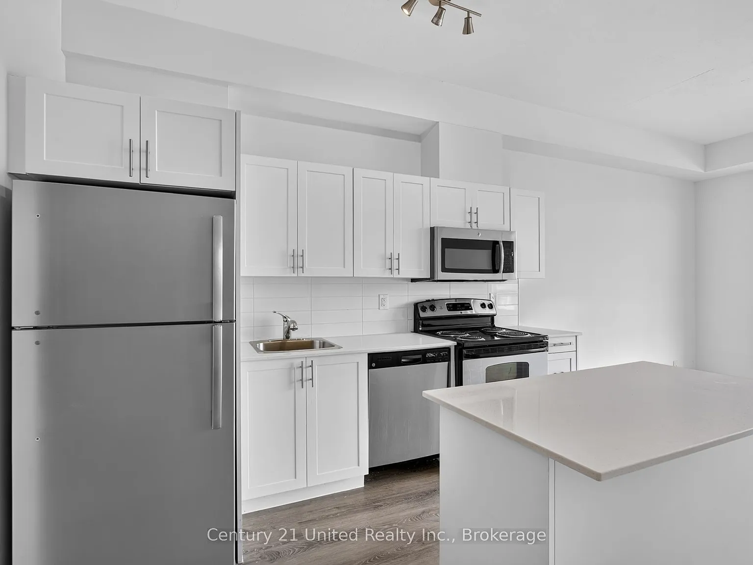 2 bed, $2,350 — Photo 2