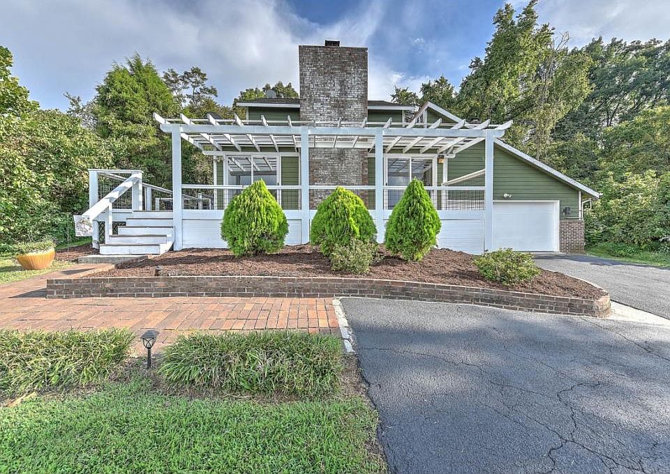1st image of 1805 Burgh Heath Dr