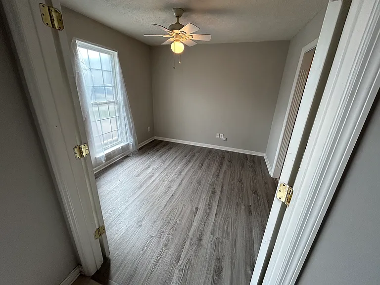 1525 Middleborough Ct — Photo 15