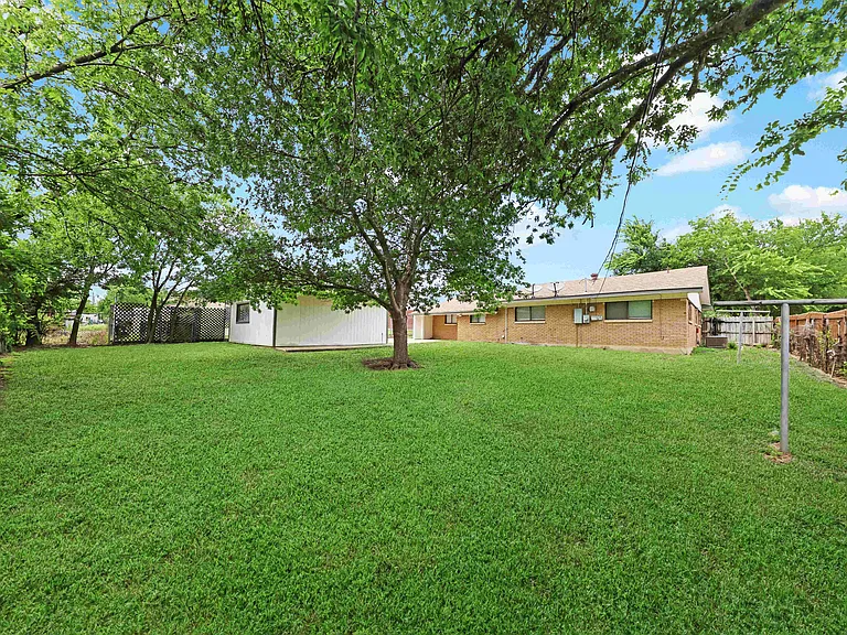 116 W Arlo Rd — Photo 24