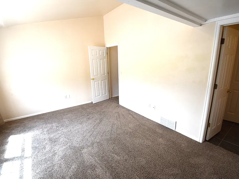 104 Vale St — Photo 26