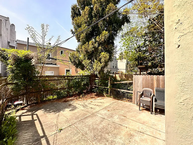 1920 Bainbridge St #1F — Photo 12