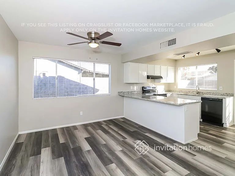 8509 W Golden Ln — Photo 6