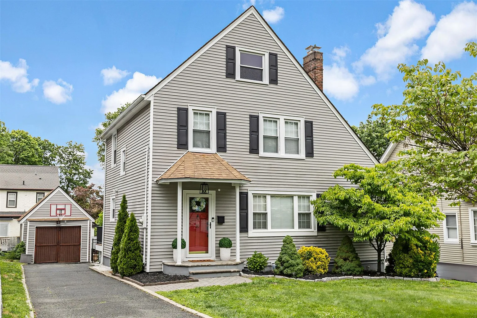 10 McBride Avenue photo 1
