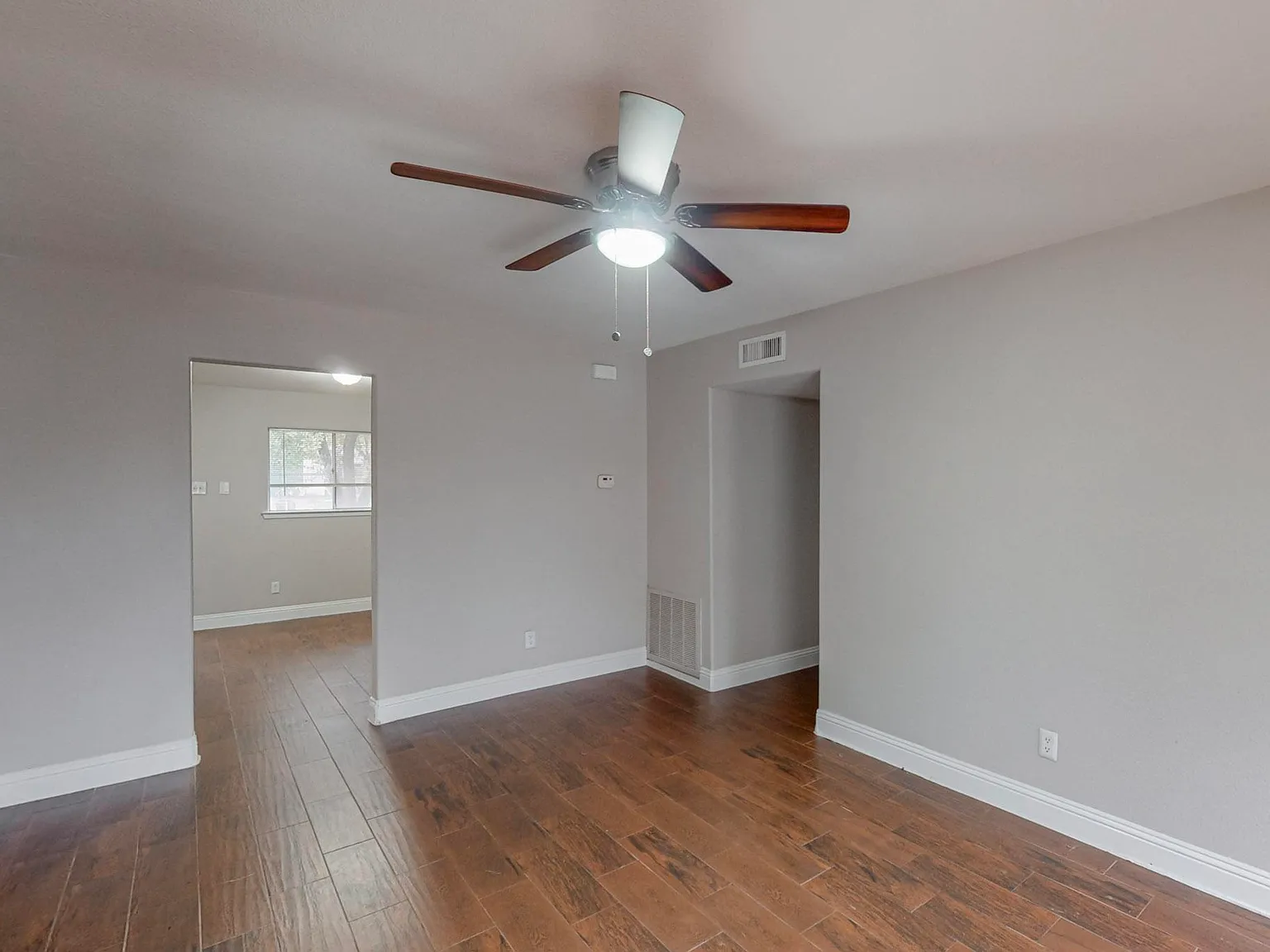 4 bed, 1246 sqft, $1,895 — Photo 3