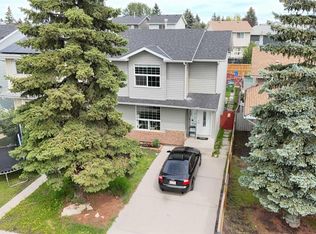 136 Martindale Dr NE, Calgary, AB T3J 3G5