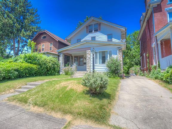 2nd image of 1628 Granville St