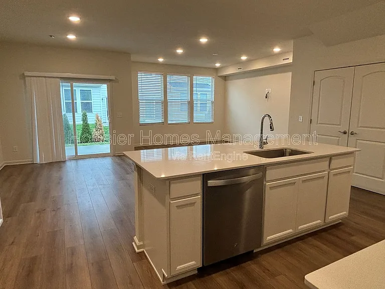 7255 Shroyer Way — Photo 3