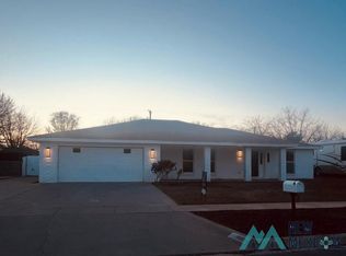 3010 Catalina Dr, Roswell, NM 88201