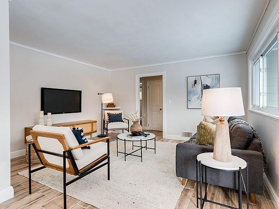 5th image of 1534 Amsterdam Rd