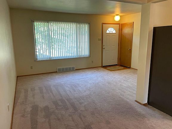 3rd image of 10247 Reavis Gardens Dr