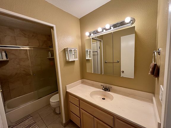 5th image of 2838 Creekside Dr