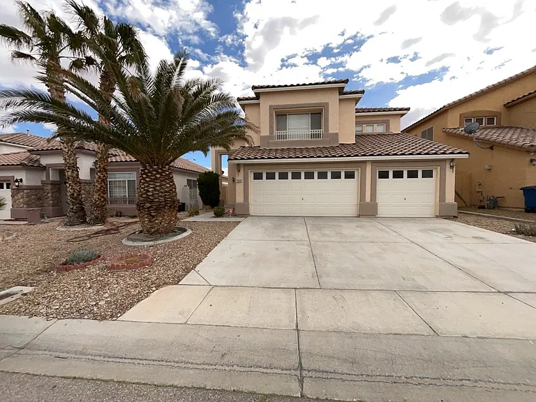 7959 Nookfield Dr — Photo 2