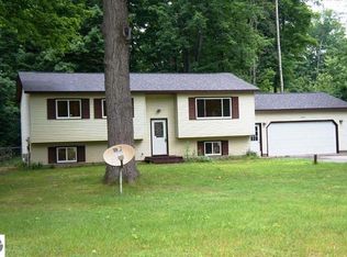 1859 Penbroke Dr, Traverse City, MI 49696