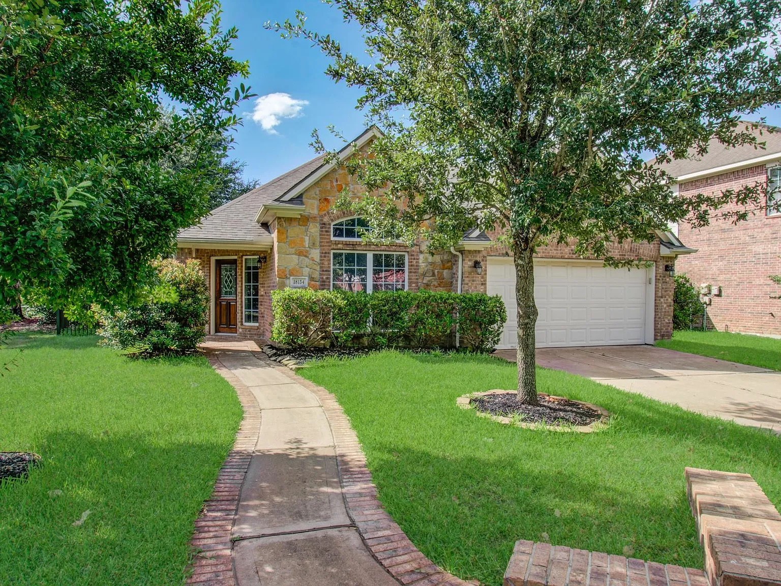 3 bed, 2.0 bath, 1936 sqft, $2,790 — Photo 1