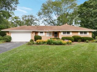 291 Ahwahnee Ln, Lake Forest, IL 60045
