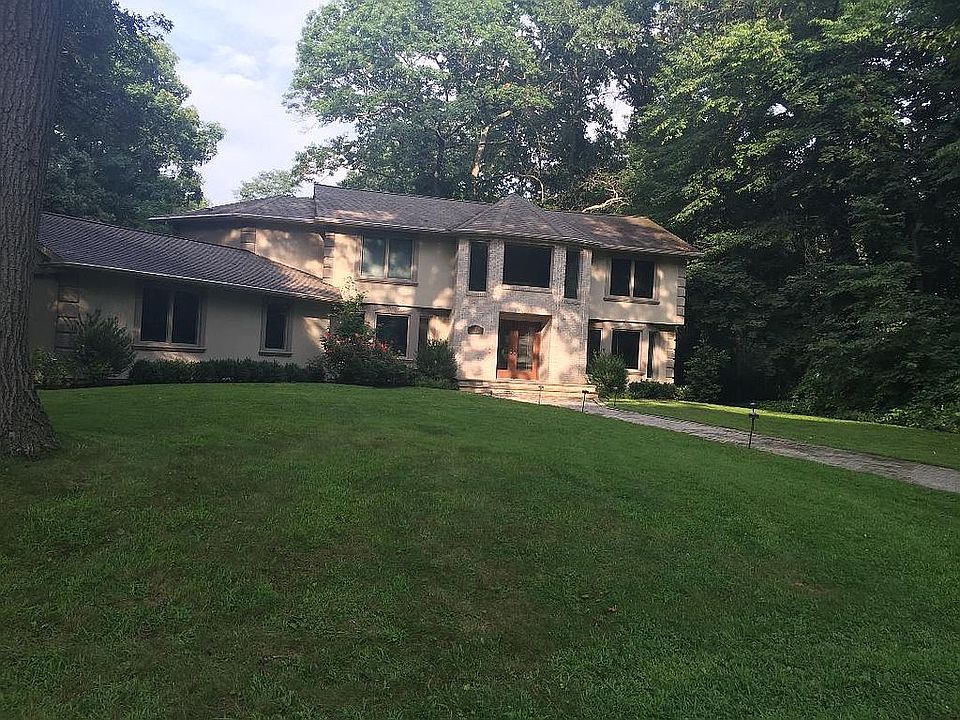 2nd image of 6 Wright Dr