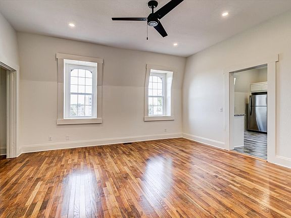 3rd image of 203 N Esplanade St #3