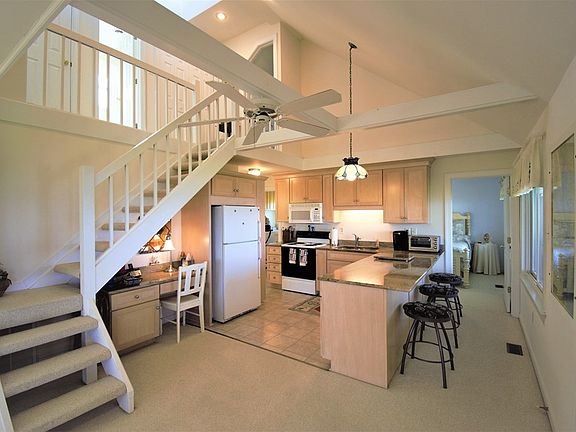 5th image of 180 Winnegance Ln