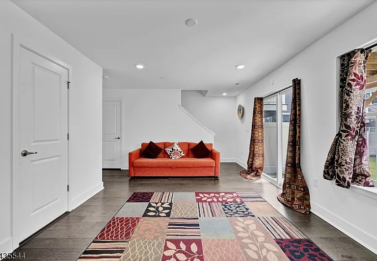 6 Martin Pl — Photo 10