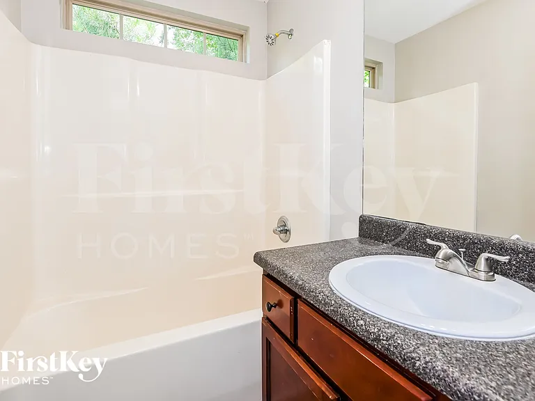 380 Pine Tree Dr — Photo 14