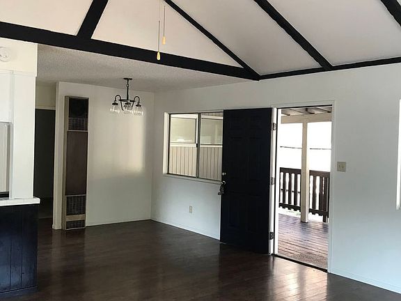 5th image of 304 N Shore Dr
