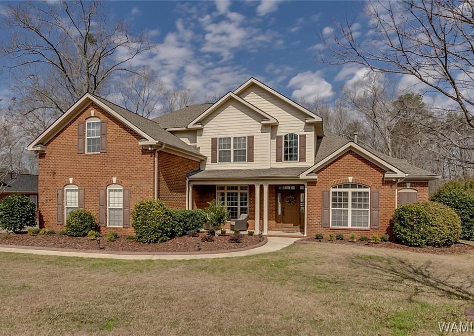 1st image of 3930 Versailles Ln