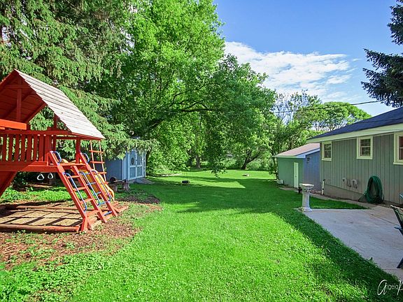 3rd image of 36936 N Lawrence Dr