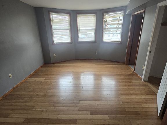 2nd image of 212 S 10th St #G2