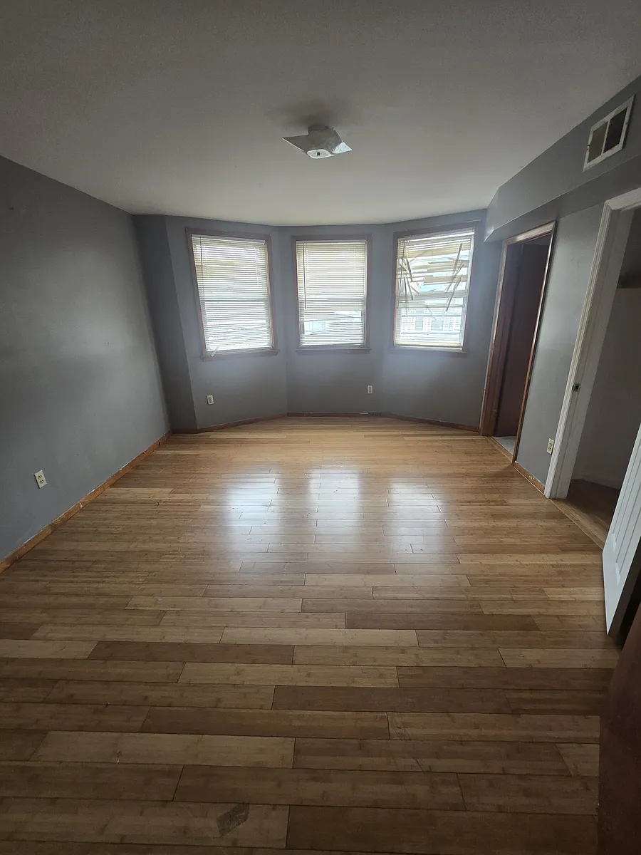 Building Photo - 212 S 10th St #G2