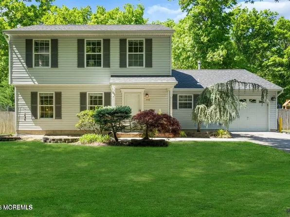 390 Grande River Boulevard, Toms River, NJ 08755