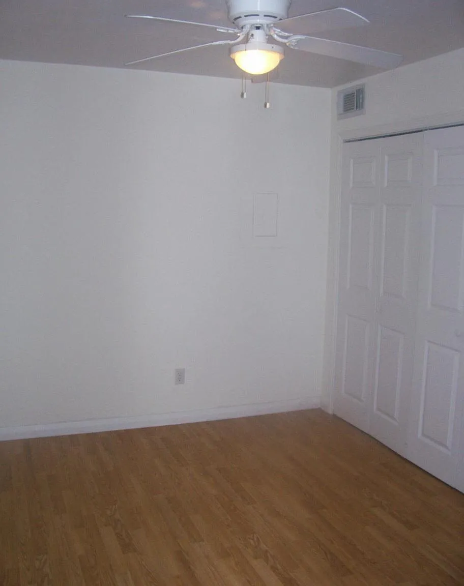 1 bed, 423 sqft, $695 — Photo 2