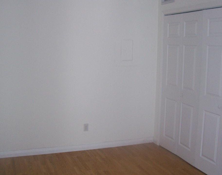 2nd image of 9825 Walnut St #308