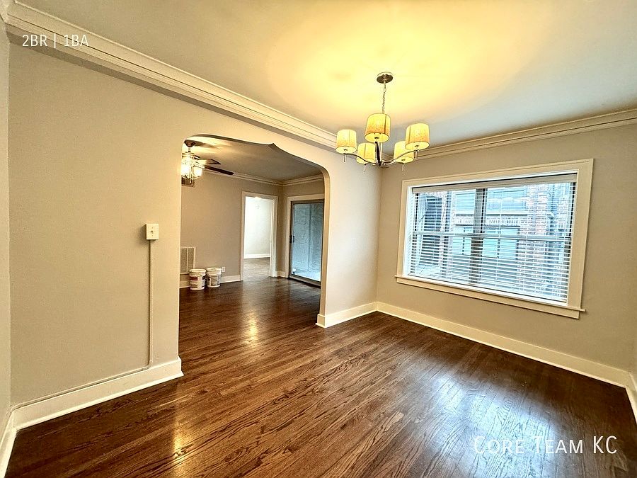 1st image of 710 W 48th St #205