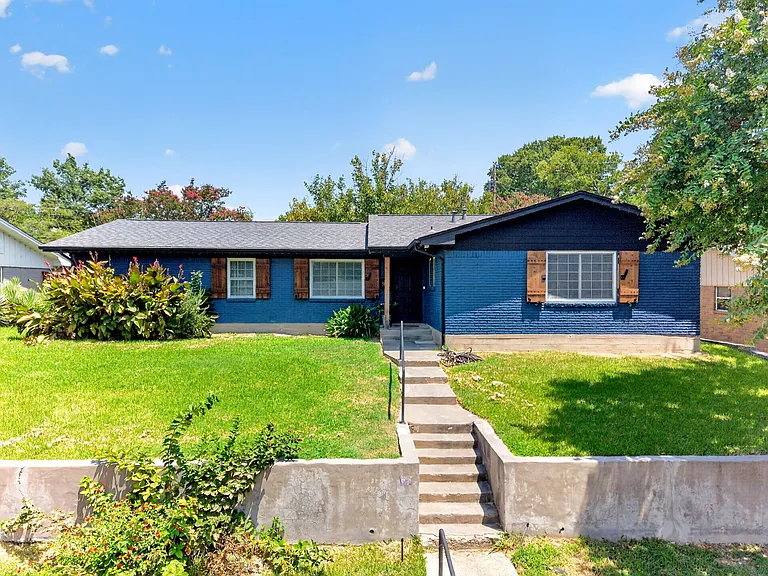 505 Whittle Way — Photo 38