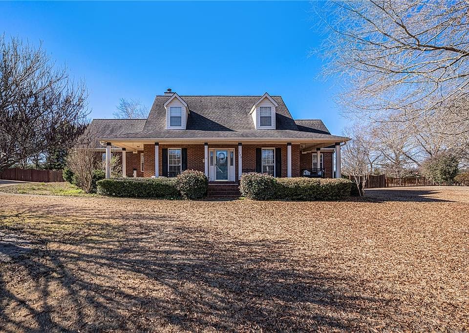 1st image of 143 Ashley Dr