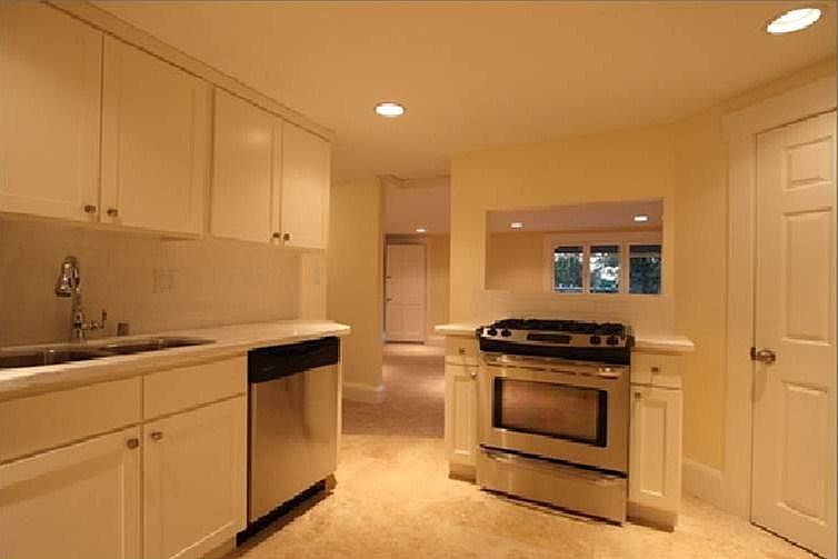 1st image of 919 N Oakland Ave #1/2