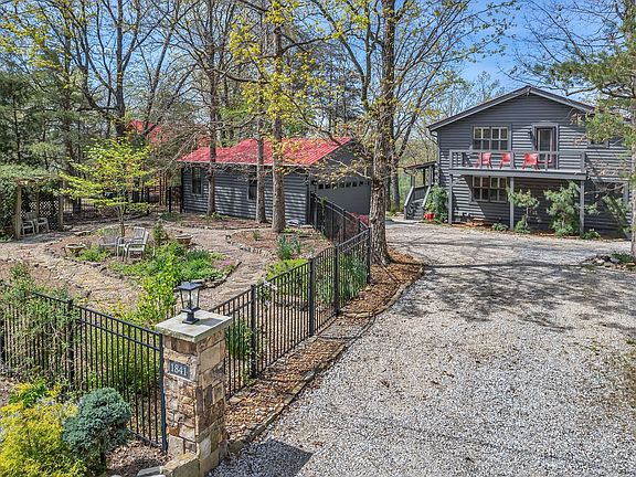 2nd image of 1841 Laurel Lake Dr