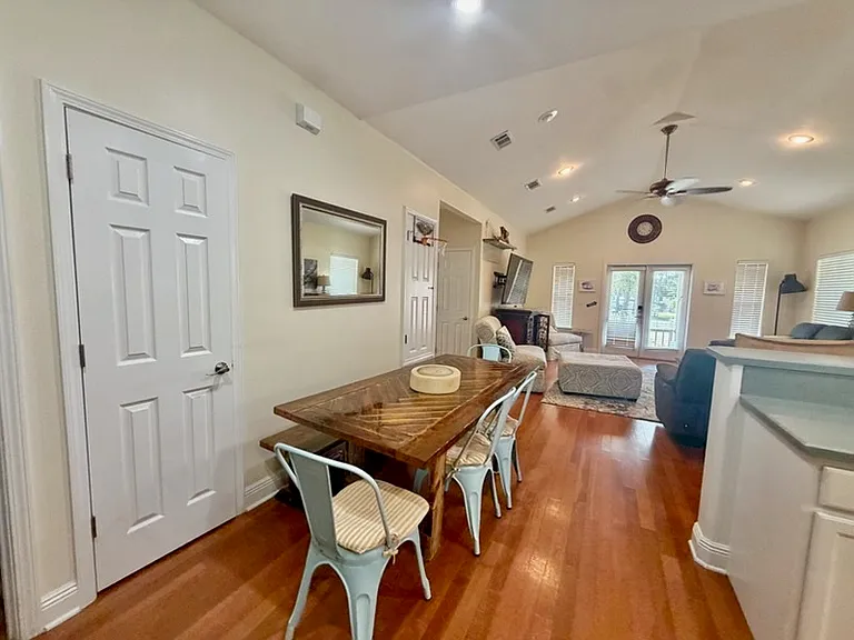 53 Maple St — Photo 8