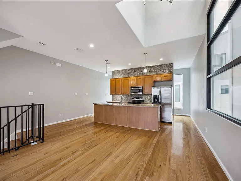 802 Waverly St #D — Photo 5