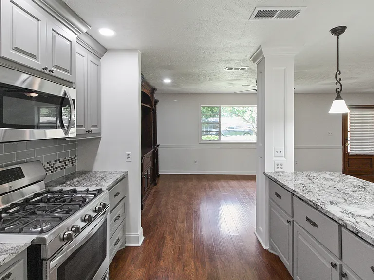 215 E Boyd St — Photo 5