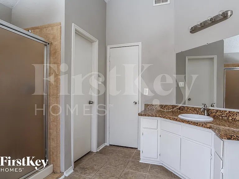 13907 Beckwith Dr — Photo 9