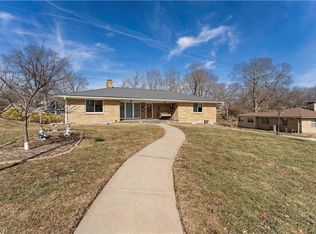708 E Bellevista Dr, Independence, MO 64055