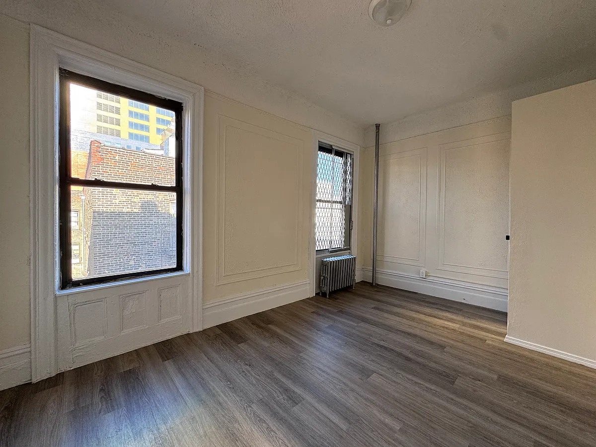 Building Photo - 507 W 179th St #5A