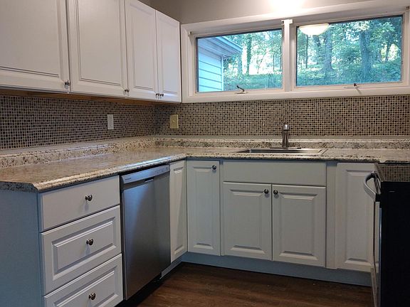3rd image of 5005 Papermill Dr