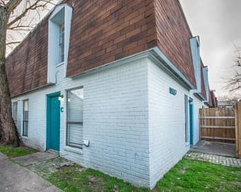 3rd image of 1907 Hearthstone Dr APT A