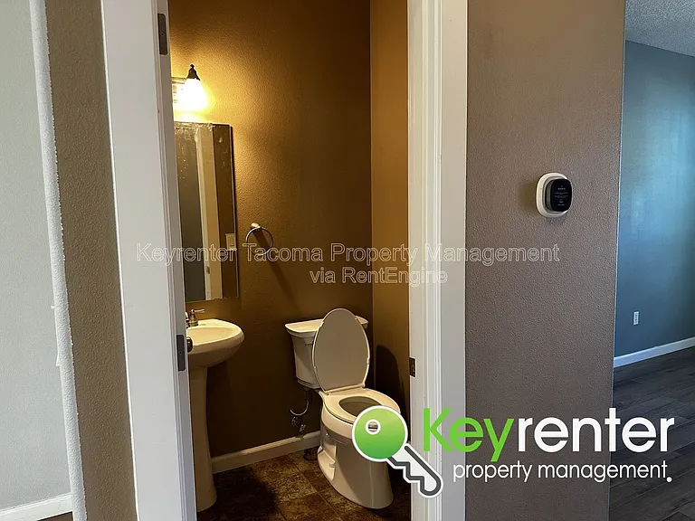 809 SE 9th Cir — Photo 3