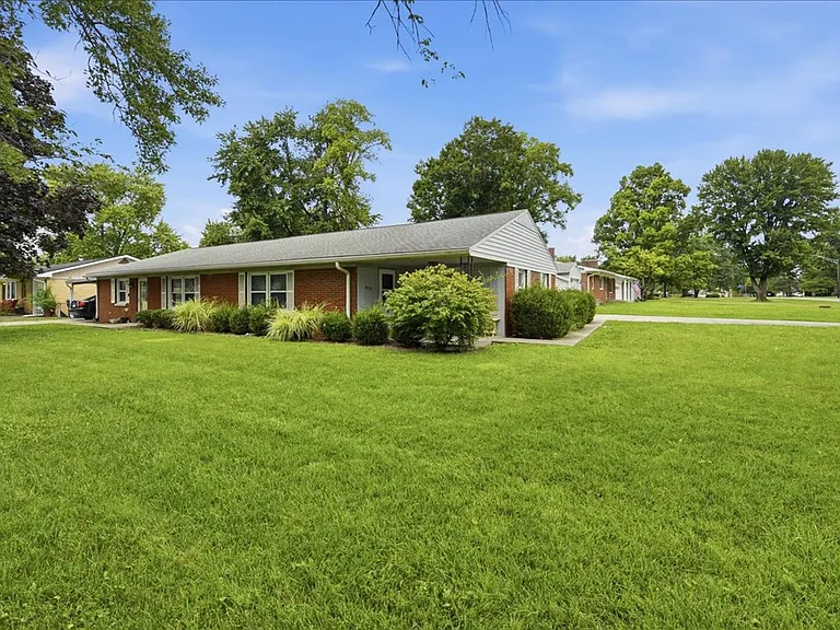 5420 N Sadlier Dr — Photo 2